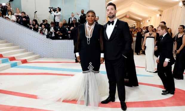 Serena Williams tuyên bố đang mang thai tại Met Gala - Ảnh 1.