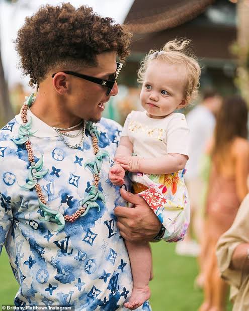 Breaking news: Patrick Mahomes in tears as he shares heartbreaking news about his beloved daughter, Sterling.